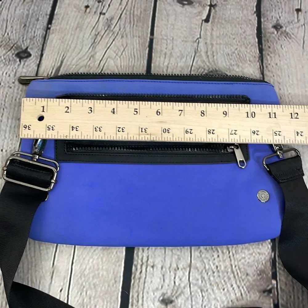 CARAA X ATHLETA CONVERTIBLE POUCH Blue Shoulder Bag